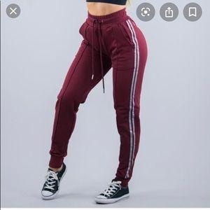 Buff bunny maroon joggers xs